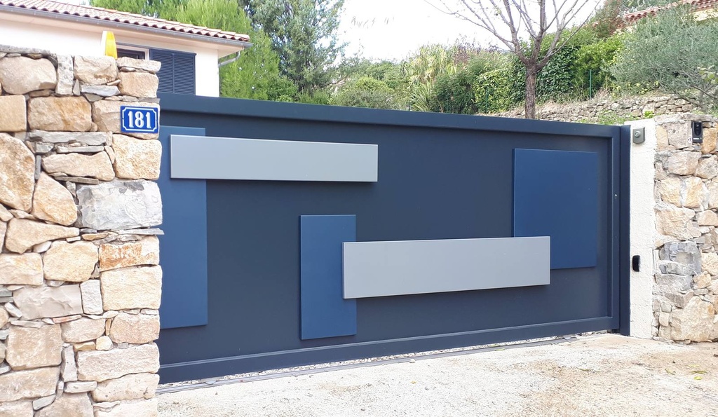 Portail coulissant — réalisation 18
