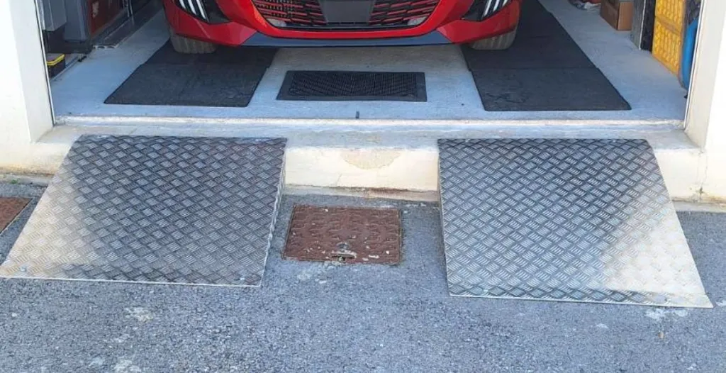 RAMPE D ACCES POUR VOITURE