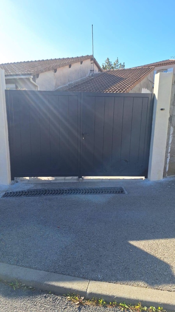 Portail coulissant — réalisation 28