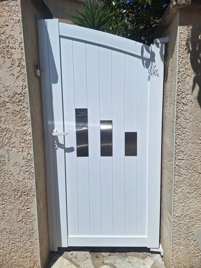 Portillon sur mesure en aluminium et acier