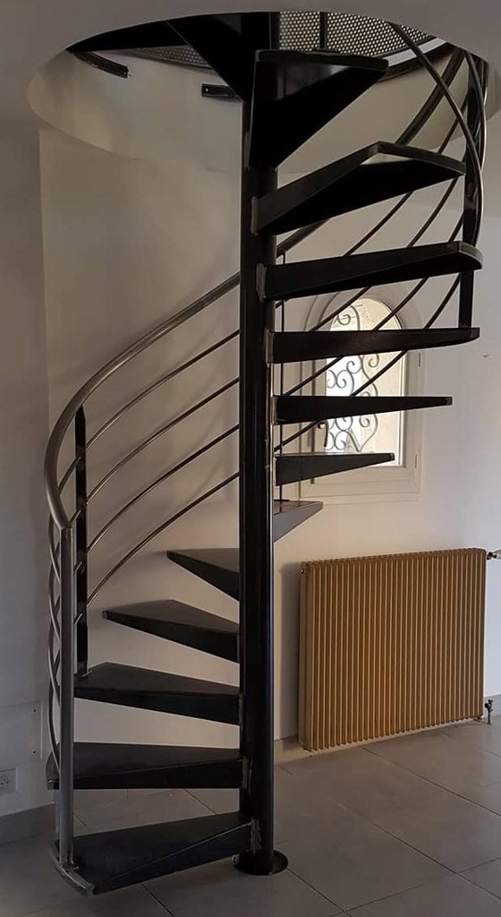 Escalier colimaçon sur mesure en métal