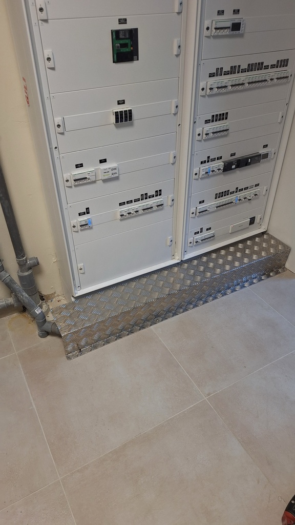 Protection d'armoire électrique sur mesure
